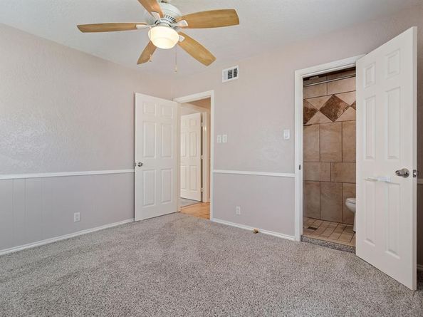 127 W Cedar Street , Hurst Texas 76053