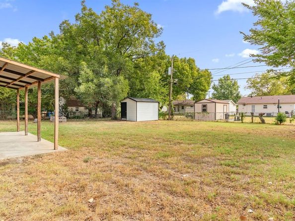 127 W Cedar Street , Hurst Texas 76053