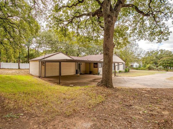 6061  Carey Road , Fort Worth Texas 76140