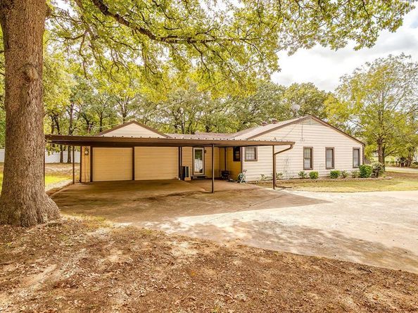 6061  Carey Road , Fort Worth Texas 76140