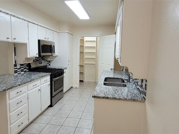 801  Redbud Street , Crowley Texas 76036