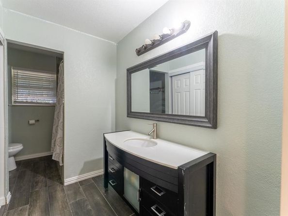 5720  Whitman Avenue , Fort Worth Texas 76133