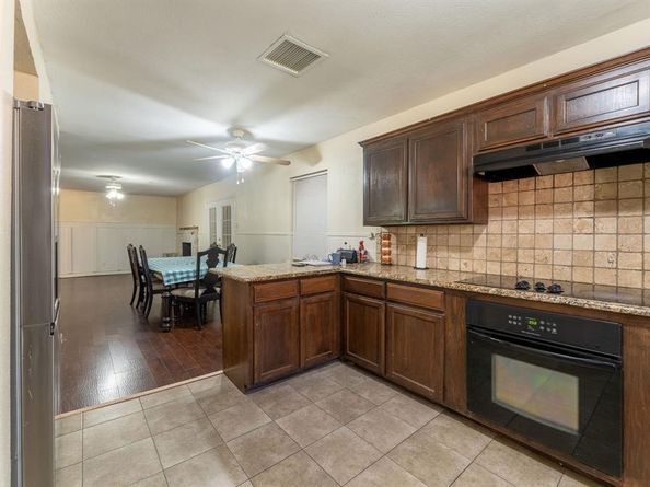 5720  Whitman Avenue , Fort Worth Texas 76133