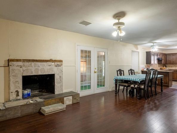 5720  Whitman Avenue , Fort Worth Texas 76133