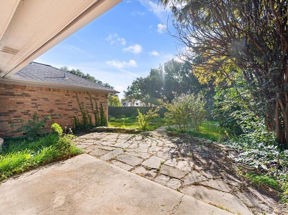 1106  Almond Drive , Mansfield Texas 76063