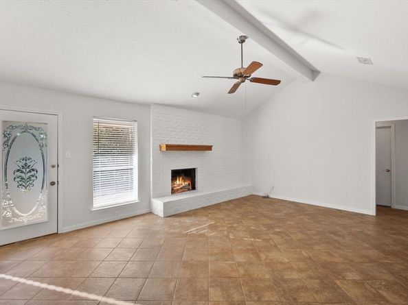 1106  Almond Drive , Mansfield Texas 76063