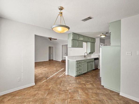 1106  Almond Drive , Mansfield Texas 76063