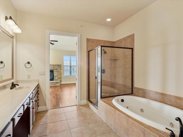 610  Via Ravello   410, Irving Texas 75039