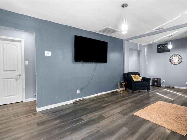 4115 S Peachtree Road , Balch Springs Texas 75180