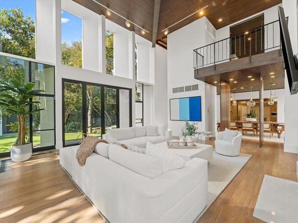 9930  Strait Lane , Dallas Texas 75220