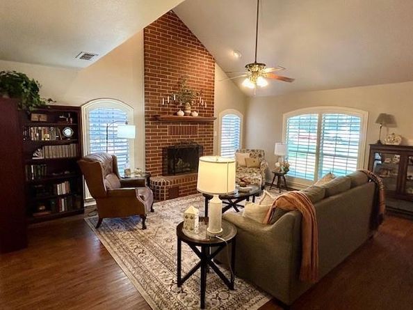 2102  Jasmine Street , Denton Texas 76205