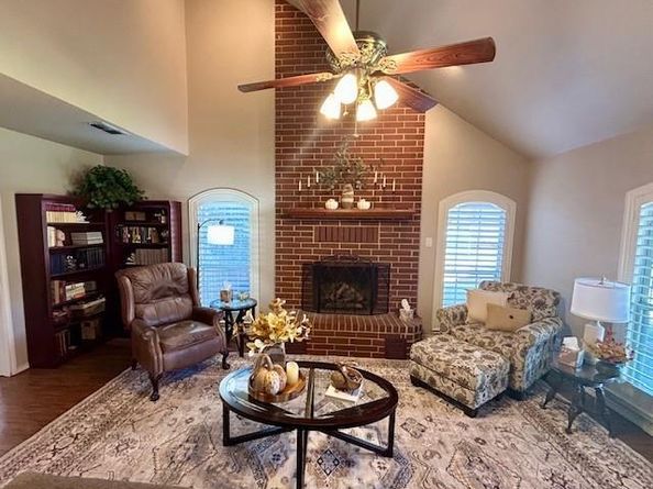 2102  Jasmine Street , Denton Texas 76205