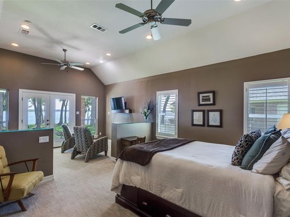 452  Windjammer Lane , Azle Texas 76020