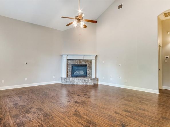 2612  Waters Edge Lane , Fort Worth Texas 76116