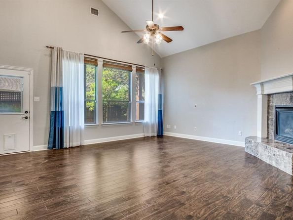 2612  Waters Edge Lane , Fort Worth Texas 76116