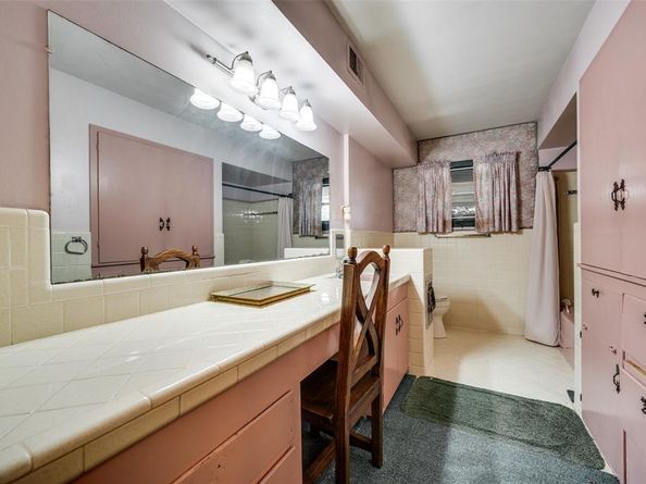 611  Woodacre Drive , Dallas Texas 75241