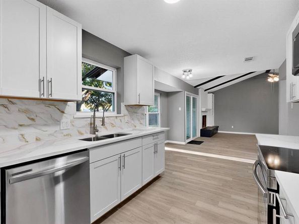 6325  Llano Drive , Edgecliff Village Texas 76134