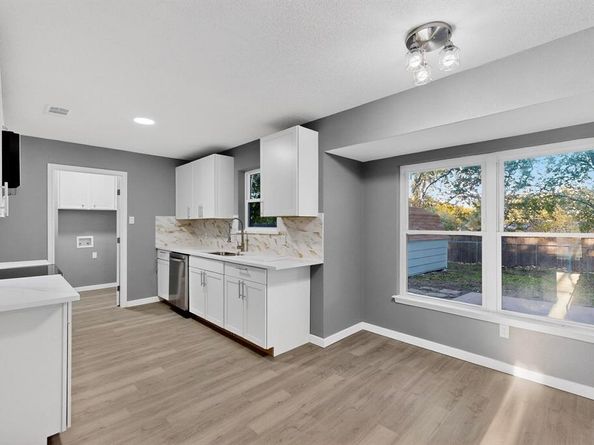 6325  Llano Drive , Edgecliff Village Texas 76134