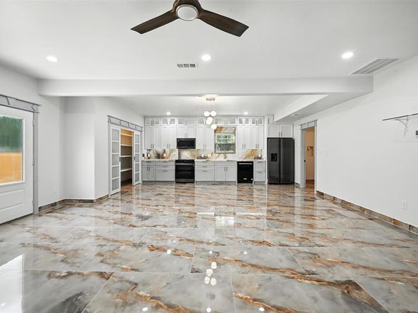 934  Elwood Road , Irving Texas 75061
