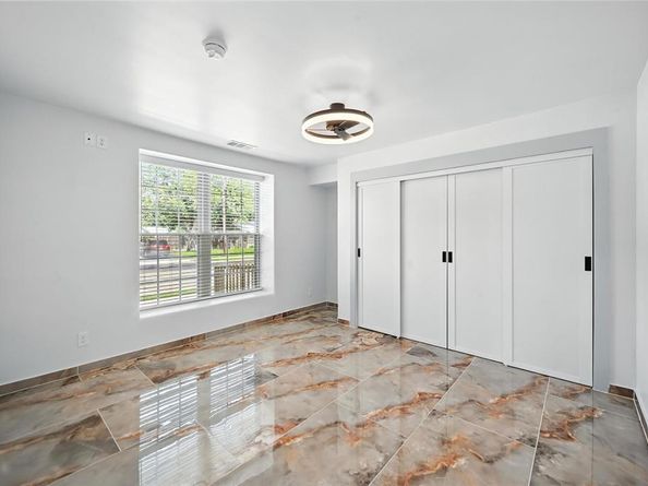 934  Elwood Road , Irving Texas 75061