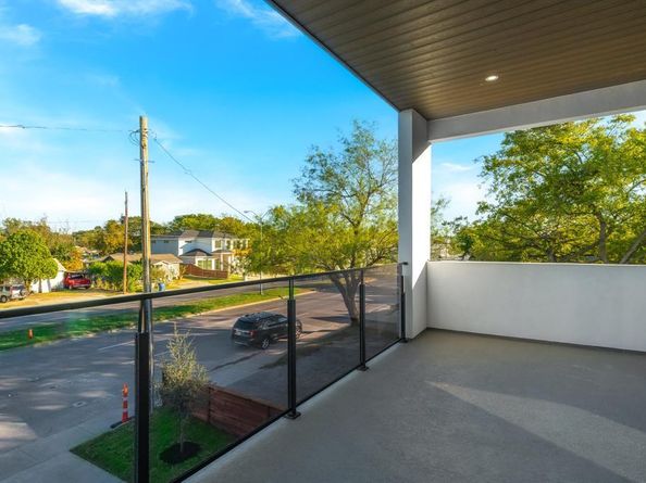 3351  Sylvan Avenue , Dallas Texas 75212