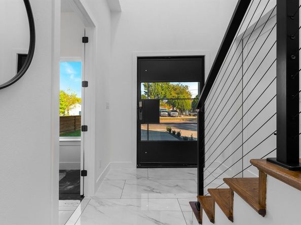 3351  Sylvan Avenue , Dallas Texas 75212