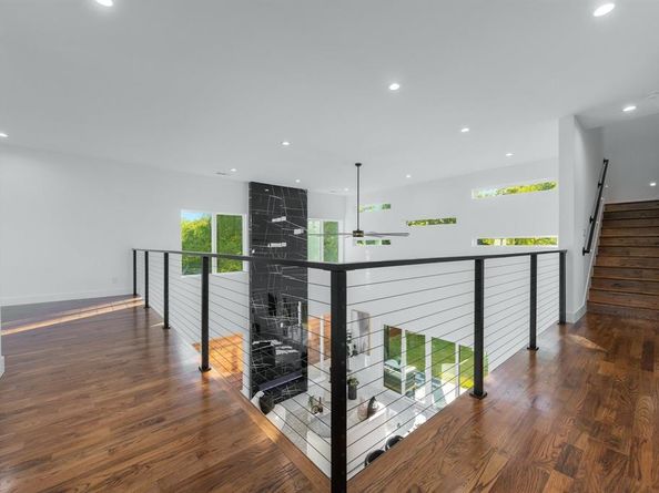 3351  Sylvan Avenue , Dallas Texas 75212