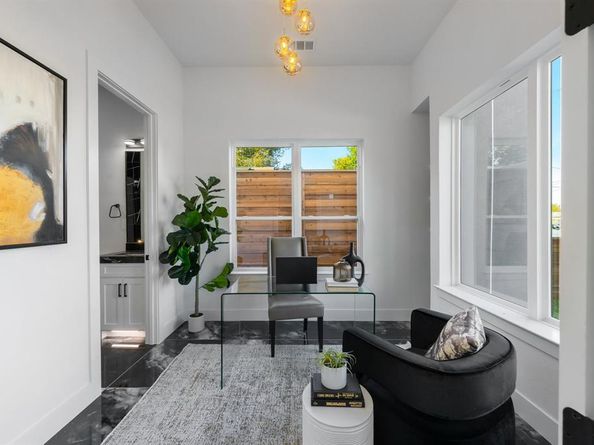 3351  Sylvan Avenue , Dallas Texas 75212