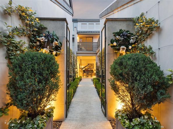 4127  Buena Vista Street , Dallas Texas 75204