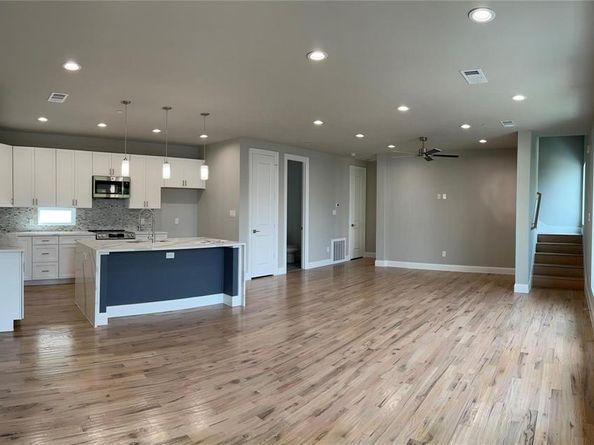 4401  Cabell Drive  103, Dallas Texas 75204