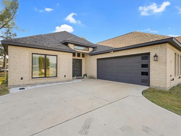 2915  Ames Road , Lancaster Texas 75134