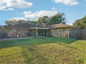 1048  Sherod Drive , DeSoto Texas 75115