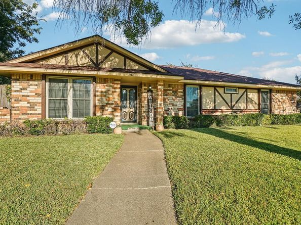 1048  Sherod Drive , DeSoto Texas 75115