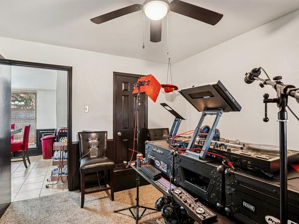 1048  Sherod Drive , DeSoto Texas 75115