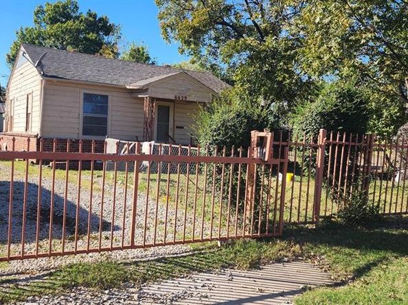 6629  Victoria Avenue , Dallas Texas 75209