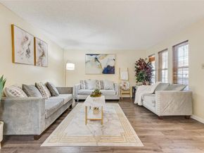 527  Towne House Lane , Richardson Texas 75081