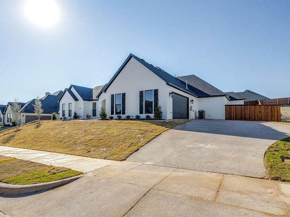 8118  Luanna Hills  , Benbrook Texas 76126