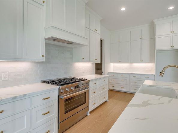 8118  Luanna Hills  , Benbrook Texas 76126