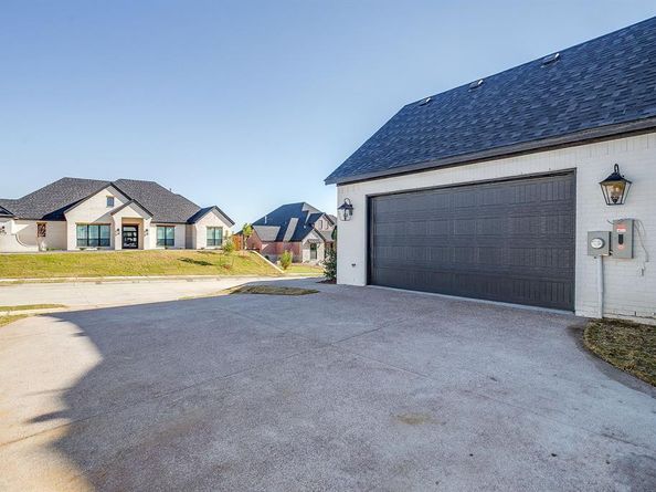 8118  Luanna Hills  , Benbrook Texas 76126