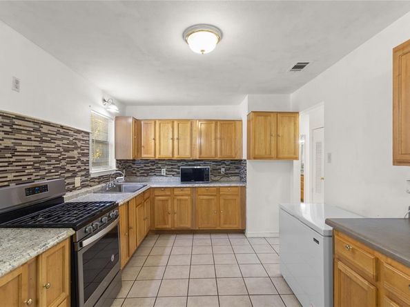 4805  Ira Street , Haltom City Texas 76117