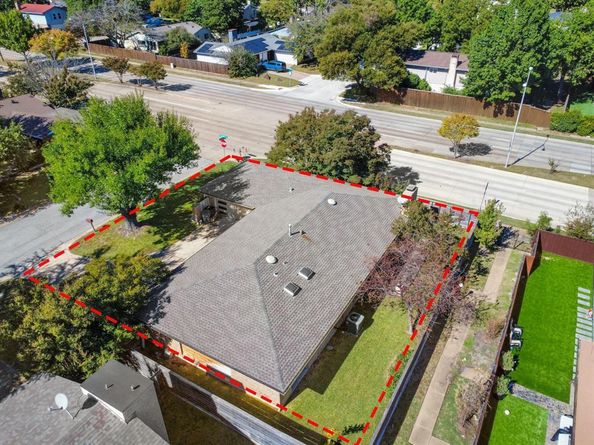 15606  Kingscrest Circle , Dallas Texas 75248