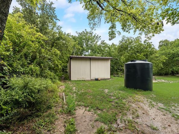 1809 N Trinity Road , Denton Texas 76208