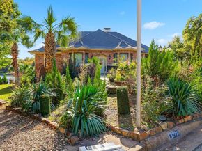 2910  Lakeshore Court , Arlington Texas 76013