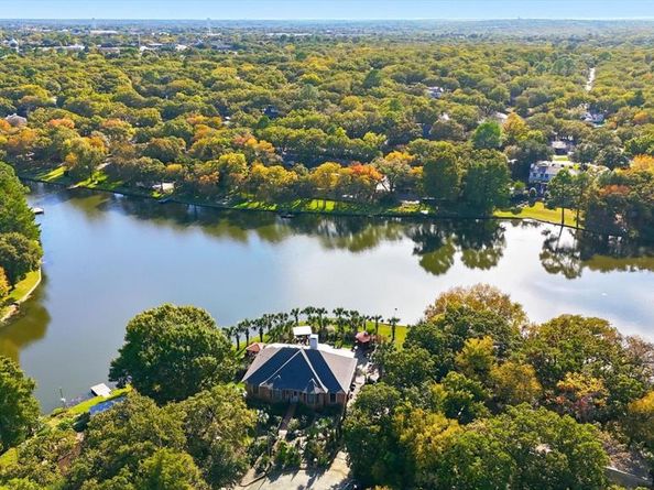2910  Lakeshore Court , Arlington Texas 76013