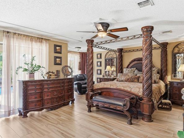 2910  Lakeshore Court , Arlington Texas 76013