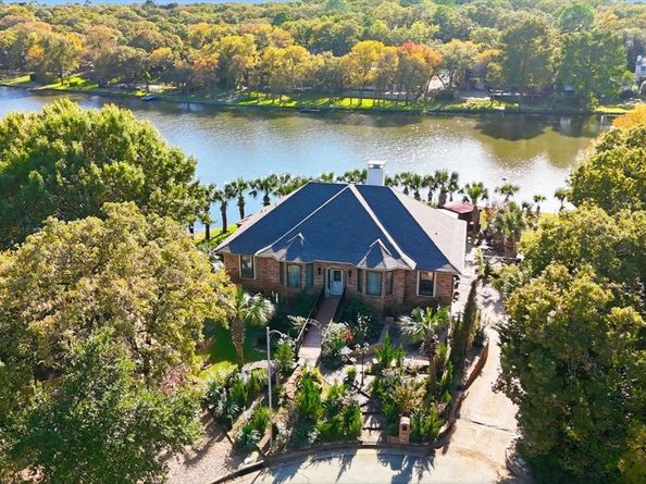 2910  Lakeshore Court , Arlington Texas 76013