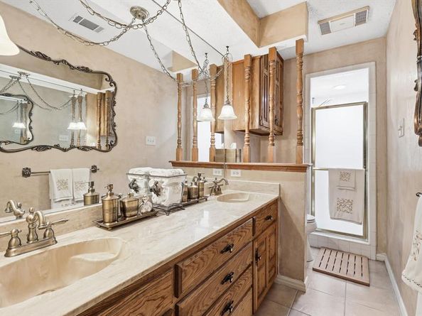 2910  Lakeshore Court , Arlington Texas 76013