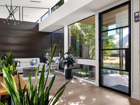 11712  Jamestown Road , Dallas Texas 75230