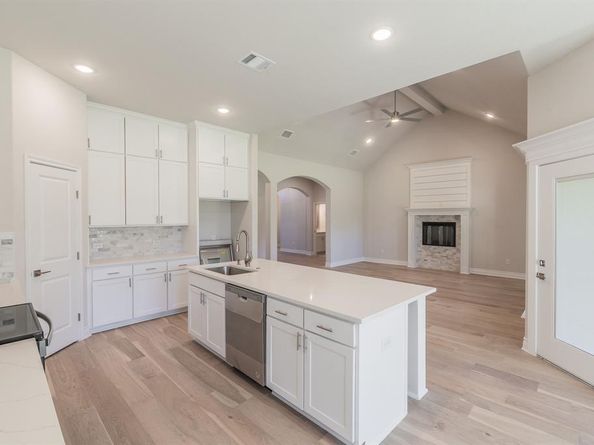 609  Keel Way , Azle Texas 76020