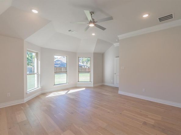 609  Keel Way , Azle Texas 76020